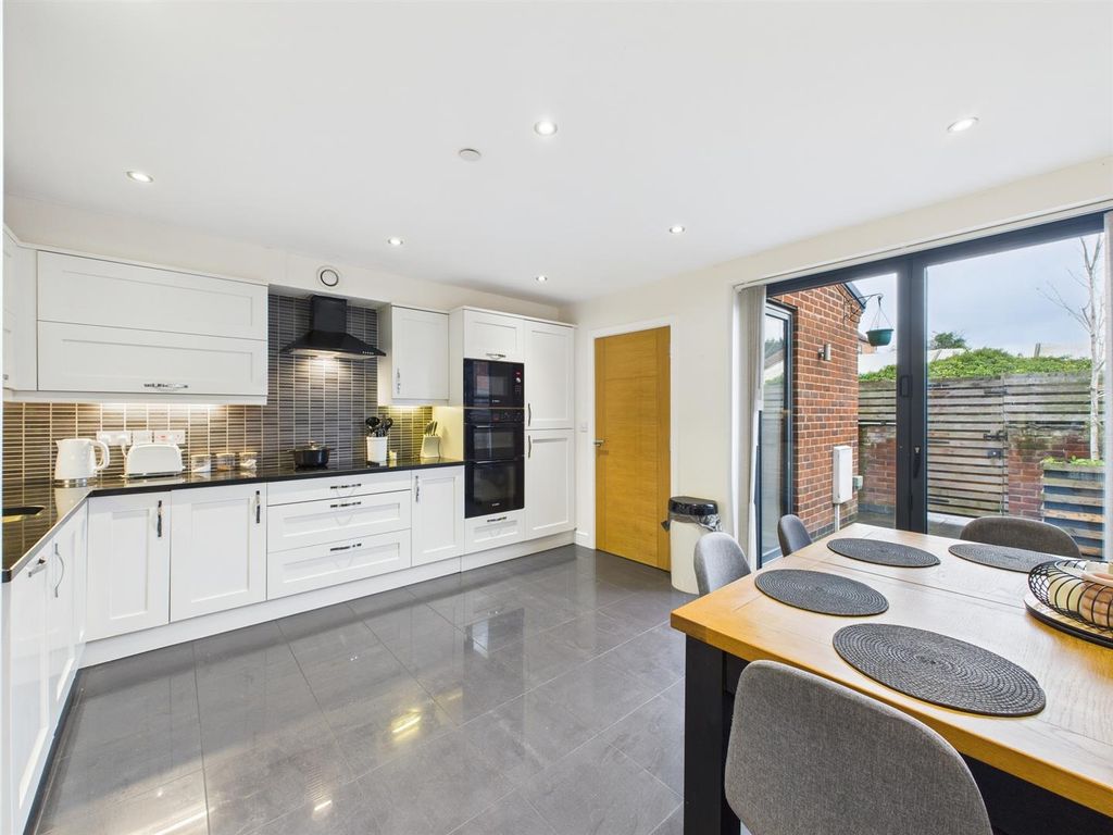 Property photo 3 of 13 Kitchen