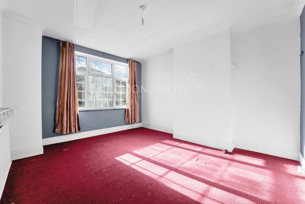 Property photo 2 of 12 Photo 6