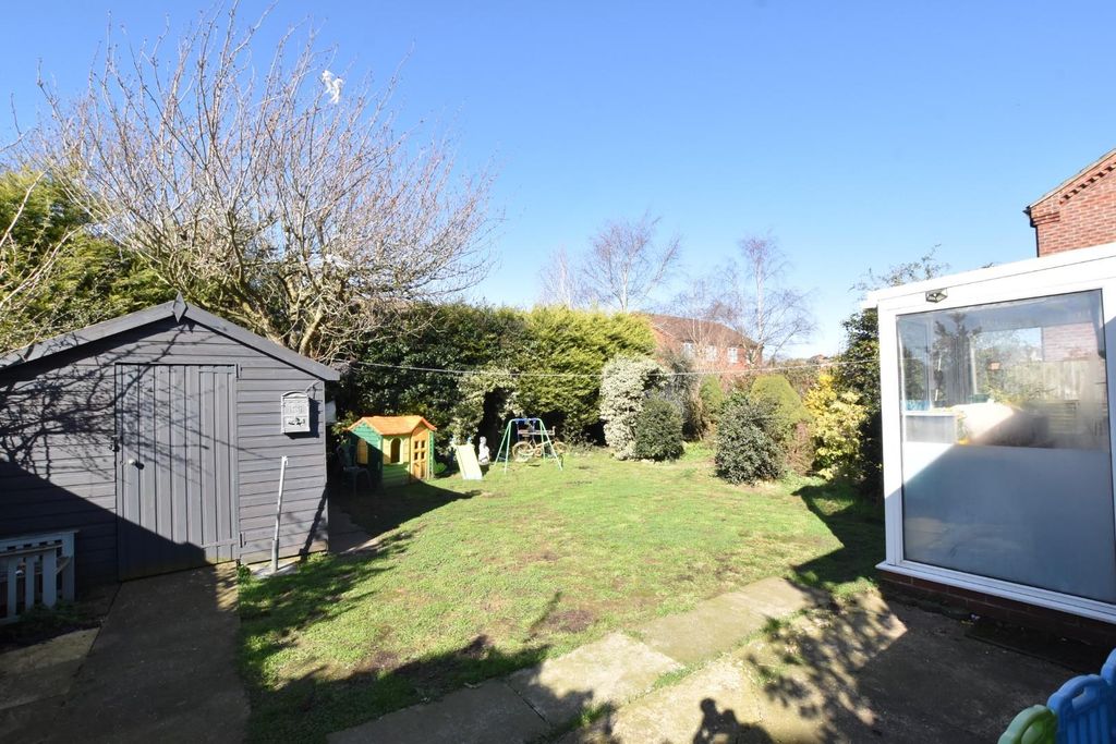 Property photo 2 of 24 Garden