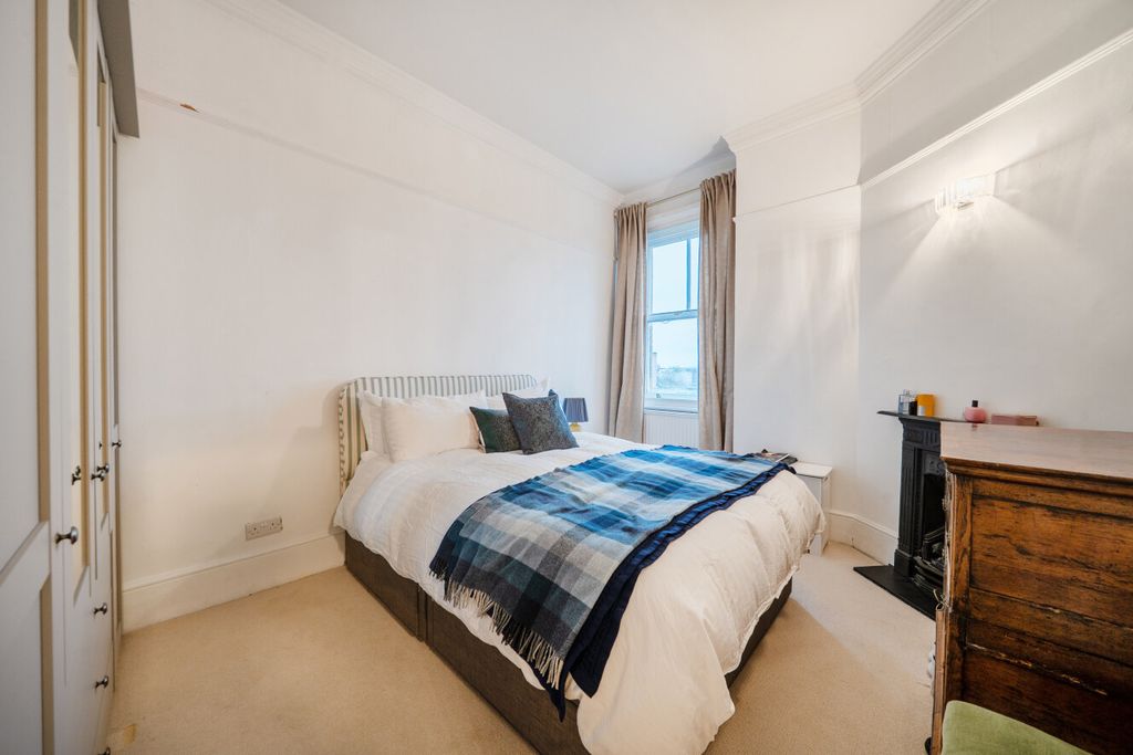 Property photo 2 of 17 1423946-14-69Ab12...