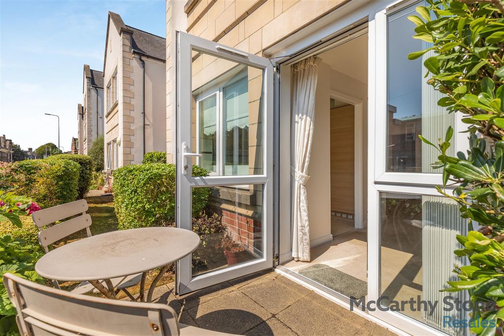 Property photo 3 of 36 8697565-Exterior01.Jpg