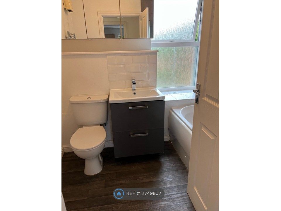 Property photo 3 of 7 Bathroom