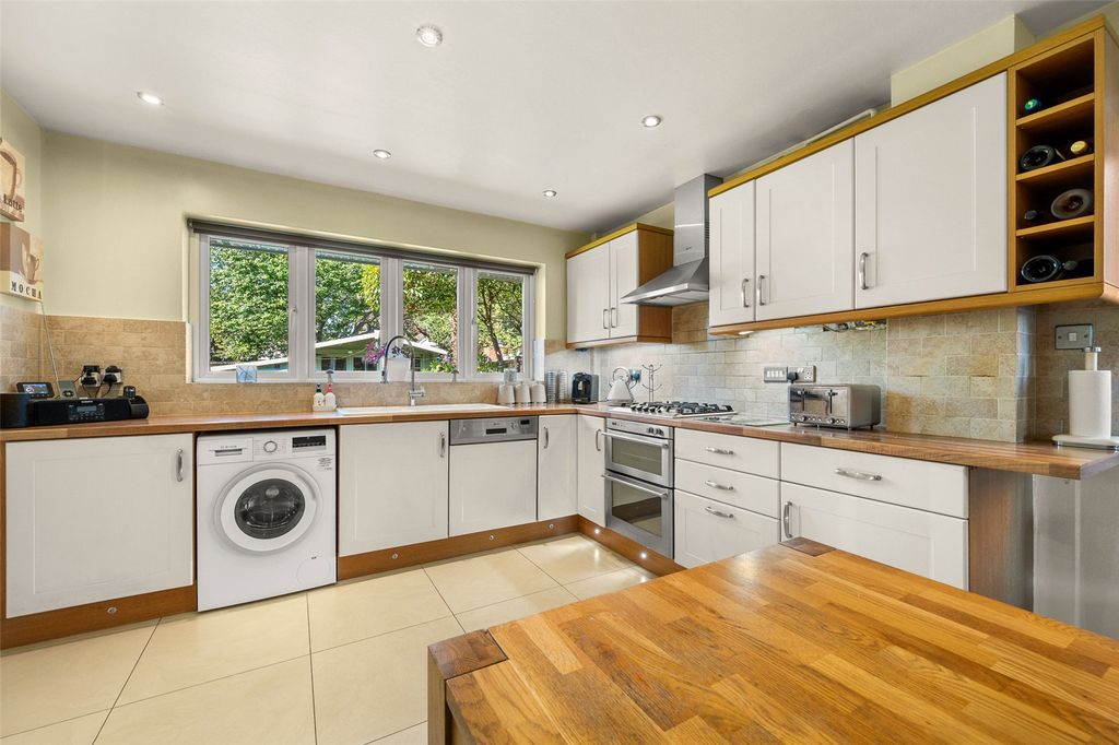 Property photo 3 of 13 Picture No. 10