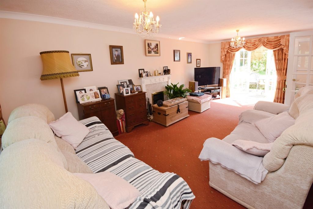 Property photo 2 of 19