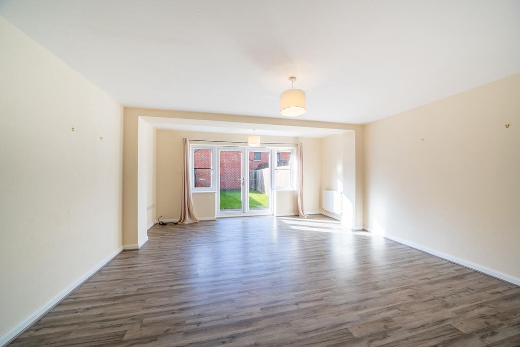 Property photo 2 of 15 Living Room