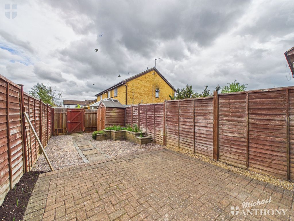 Property photo 3 of 11 Cam03218G0-Pr0986-Still002