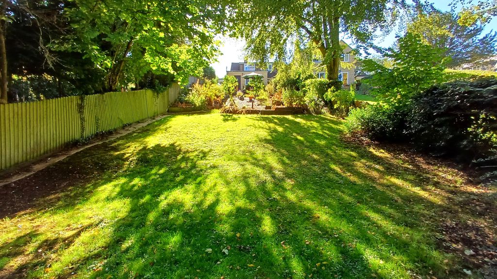 Property photo 1 of 31