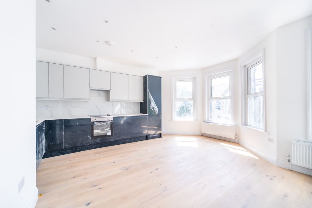 Property photo 1 of 12 Mba02730