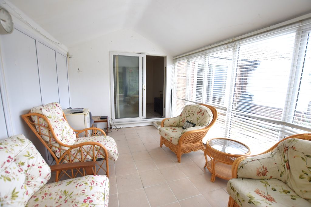 Property photo 2 of 23 Conservatory