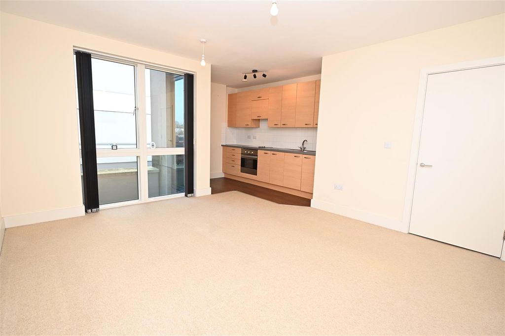 Property photo 2 of 11 Living Room