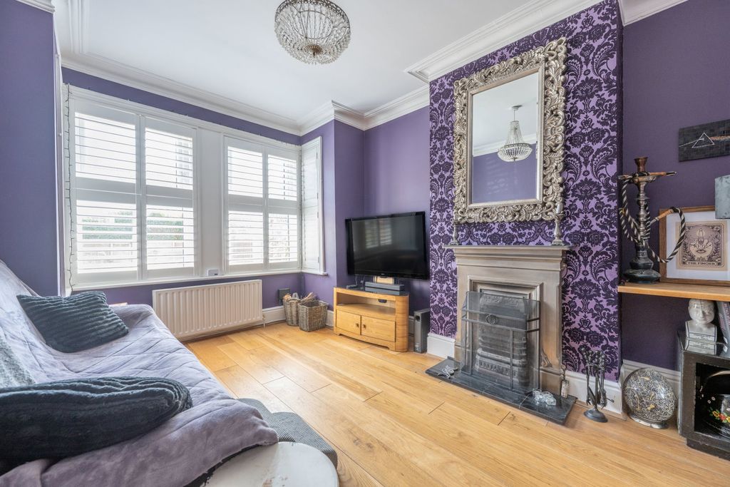 Property photo 3 of 17