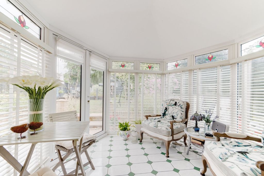 Property photo 3 of 17 Picture No. 10