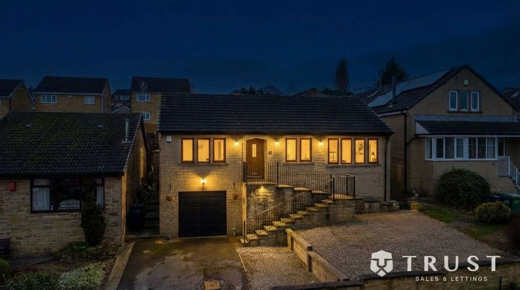 Property photo 1 of 42