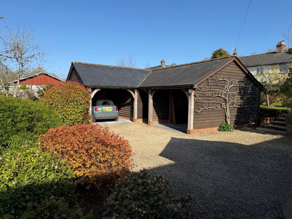 Property photo 3 of 27