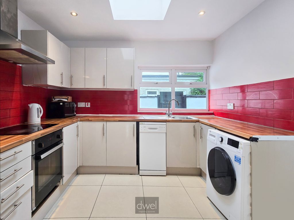Property photo 2 of 34