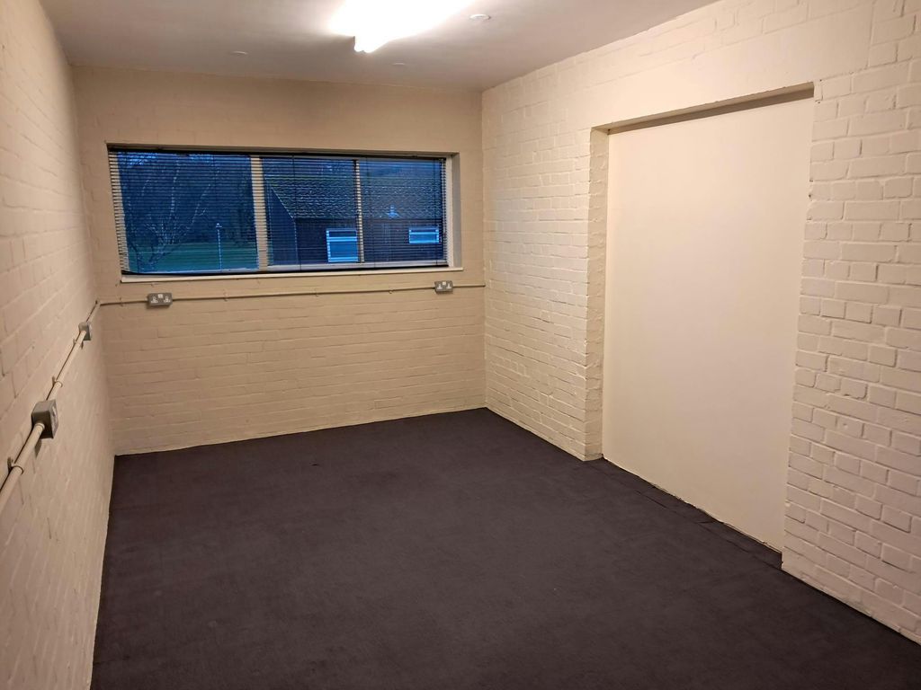 Property photo 3 of 9 1000001470.Jpg