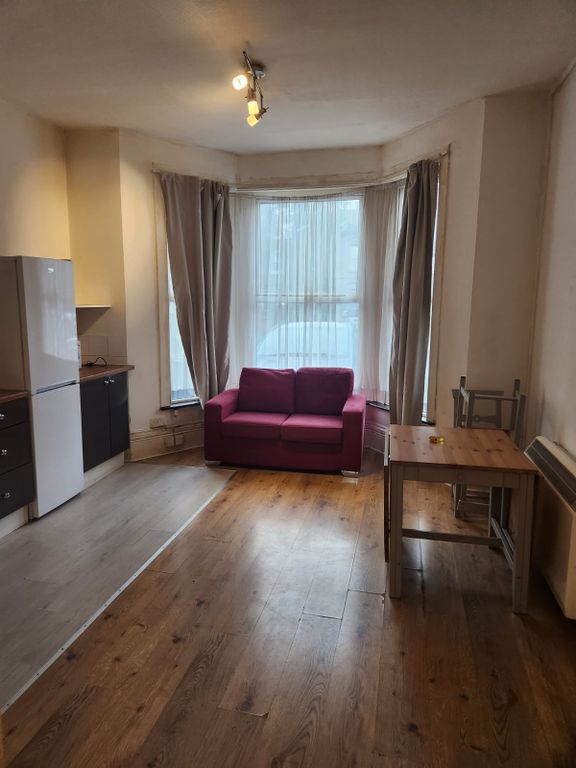 Property photo 1 of 7