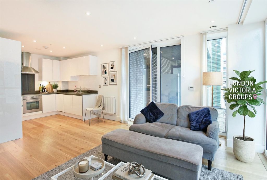 Property photo 2 of 9 1-7434.Jpg