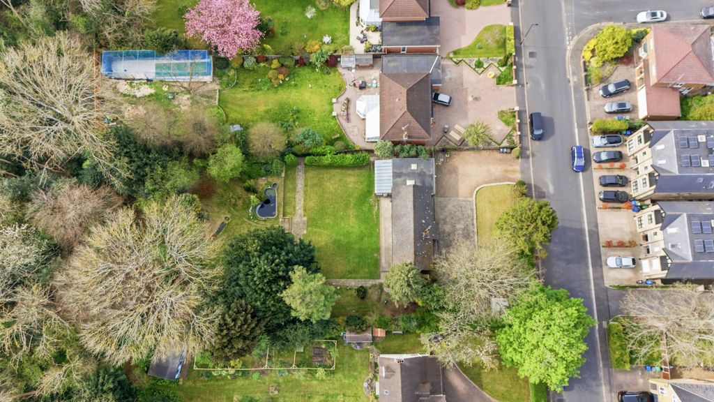 Property photo 3 of 28