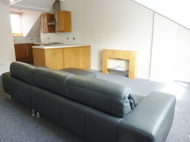 Property photo 3 of 8 Photo 03