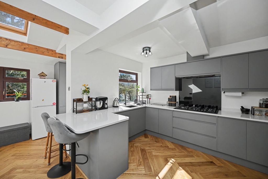 Property photo 2 of 22