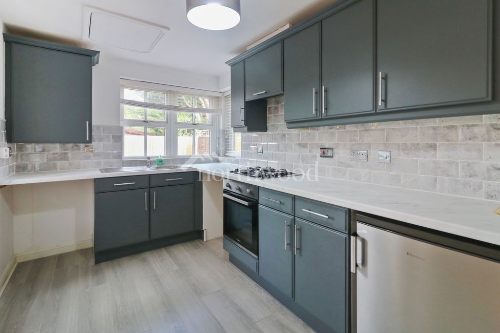 Property photo 2 of 26