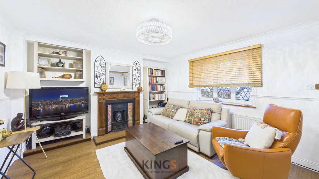 Property photo 2 of 18