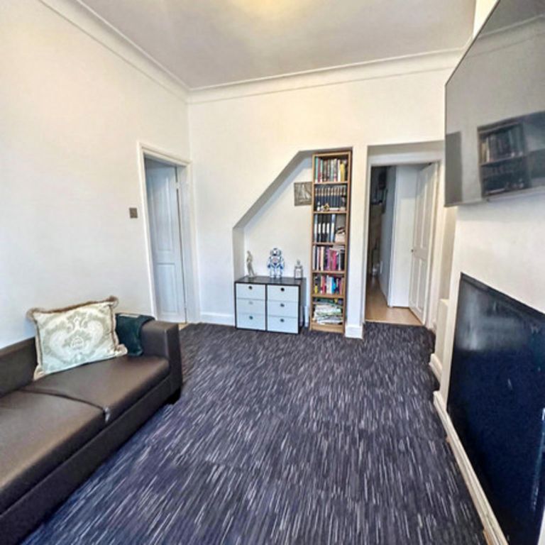 Property photo 2 of 8