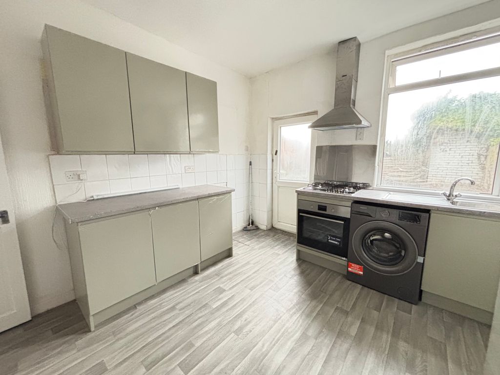 Property photo 1 of 11 New Fitted Kitchen