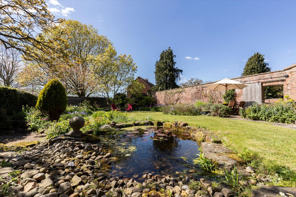 Property photo 2 of 47 Image