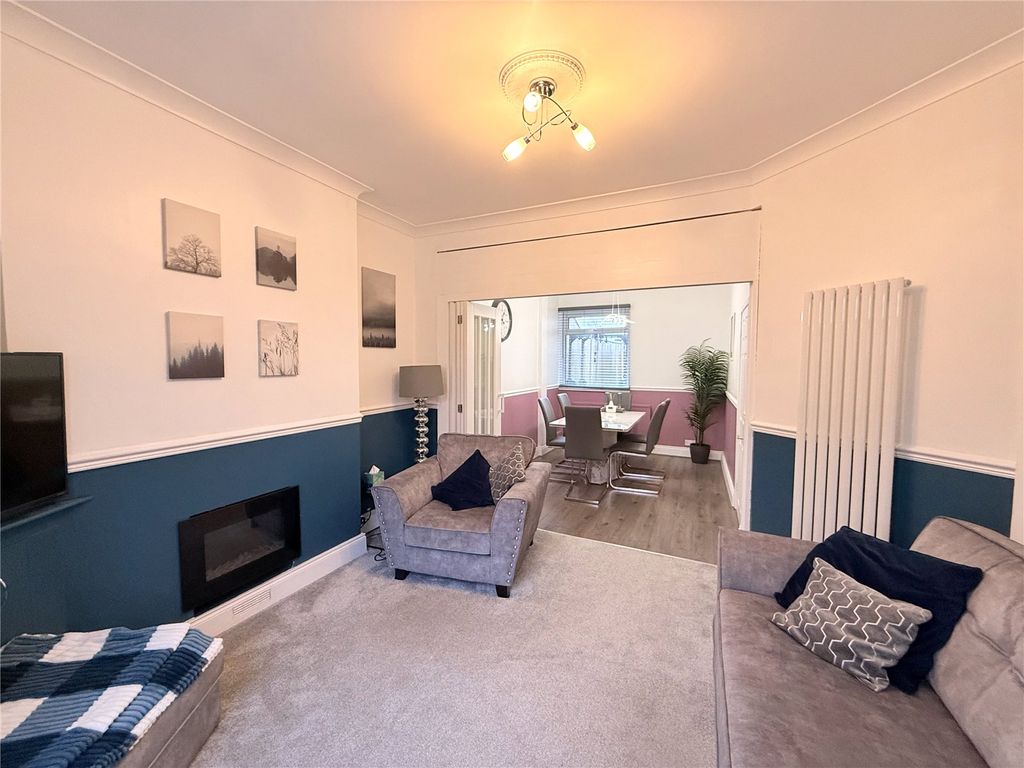 Property photo 2 of 28 Picture No. 16