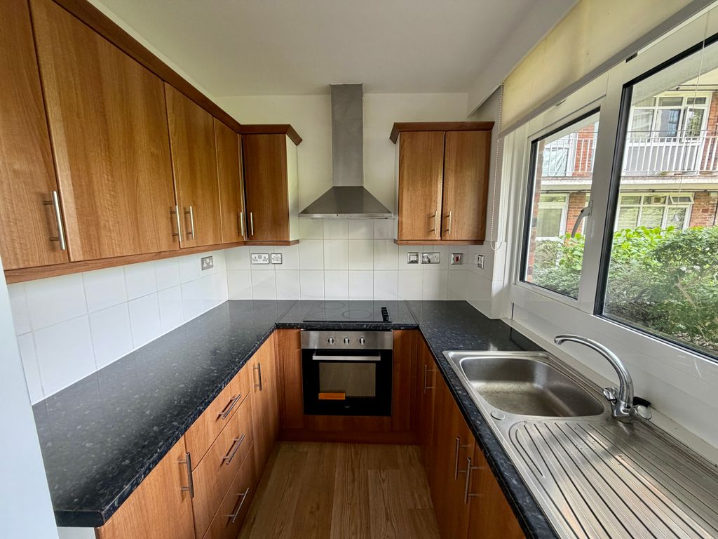Property photo 1 of 8 Kitchen.Jpg
