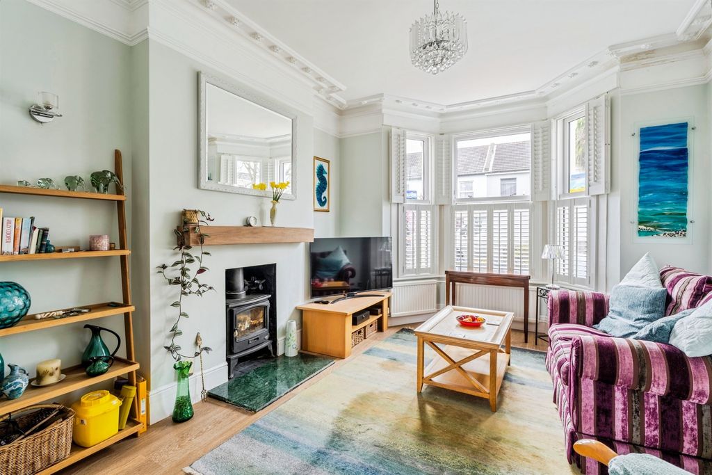 Property photo 2 of 15