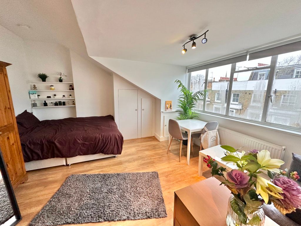 Property photo 2 of 5