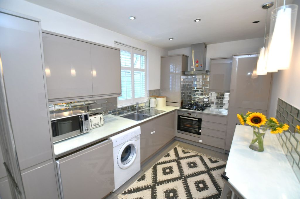 Property photo 3 of 22