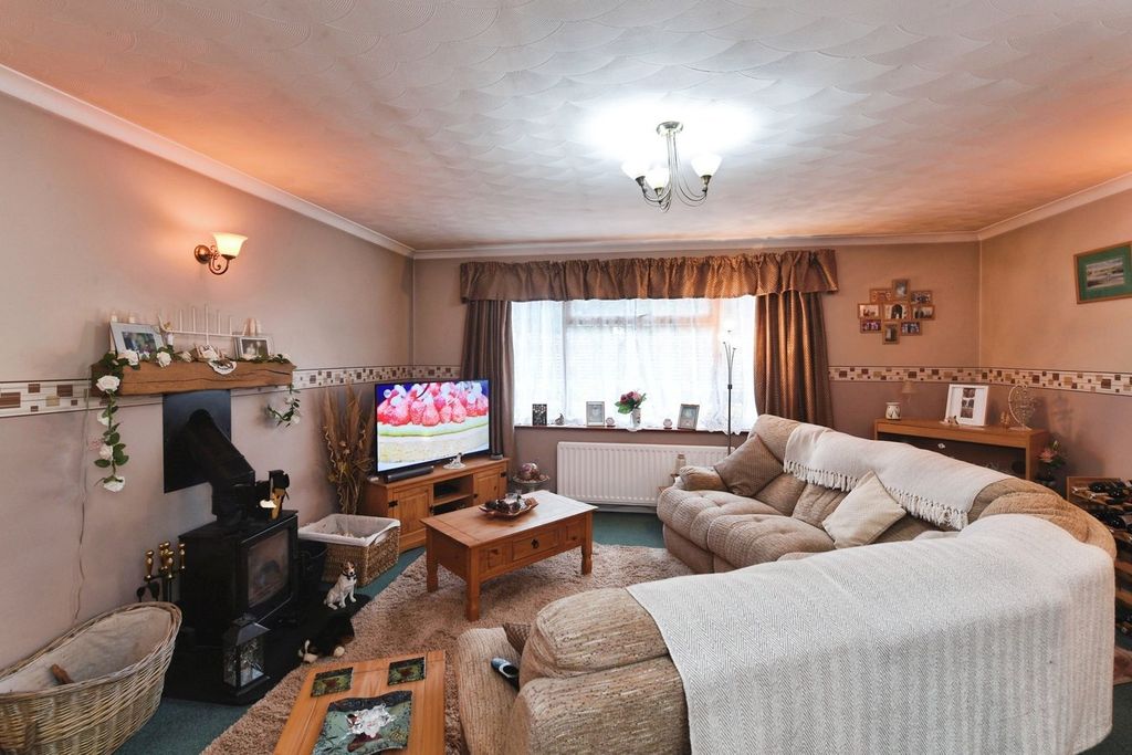 Property photo 2 of 19