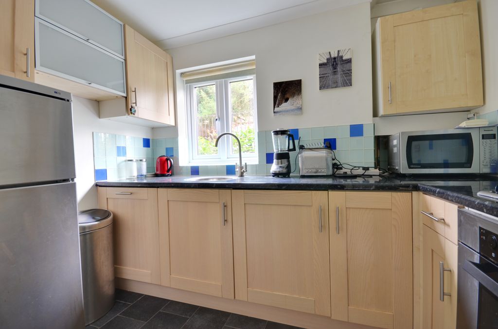 Property photo 3 of 8 3