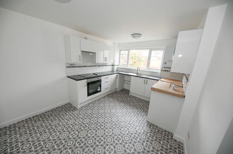 Property photo 1 of 10 Photo 3