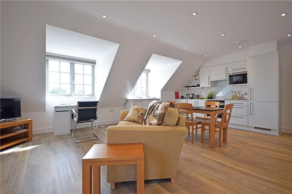 Property photo 2 of 6 Picture No. 10