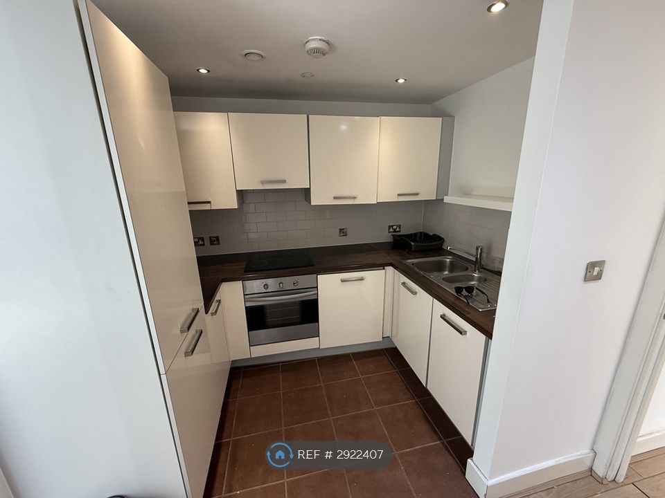 Property photo 2 of 9 Kitchen