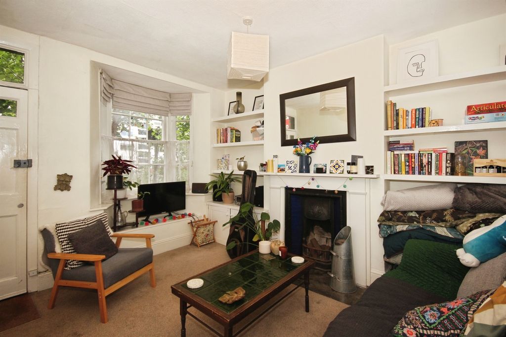 Property photo 2 of 14