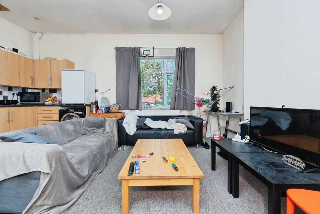 Additional image 7 of 4 bed maisonette for saleStaple Hill Road, Bristol BS16