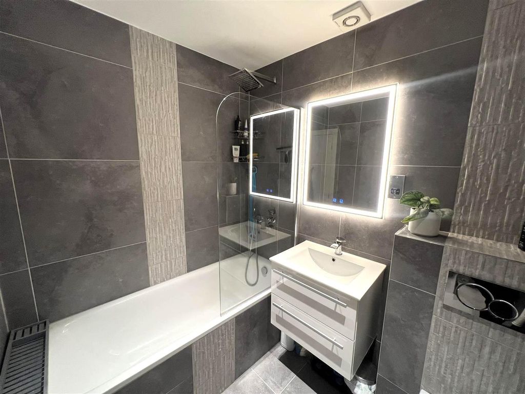 Property photo 3 of 6 Ewell Bathroom.Jpg