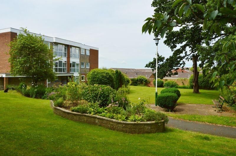 Property photo 1 of 7 Exterior