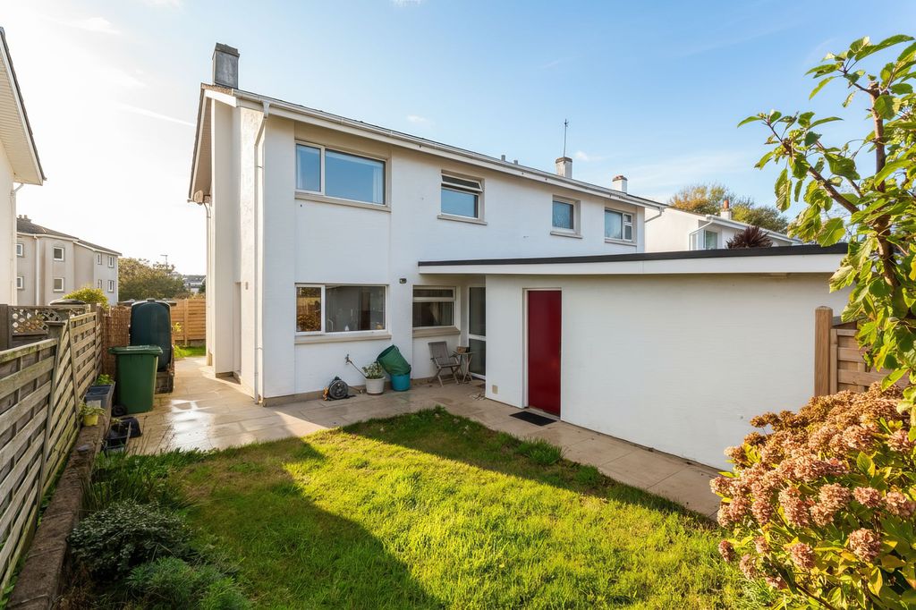 Property photo 1 of 28