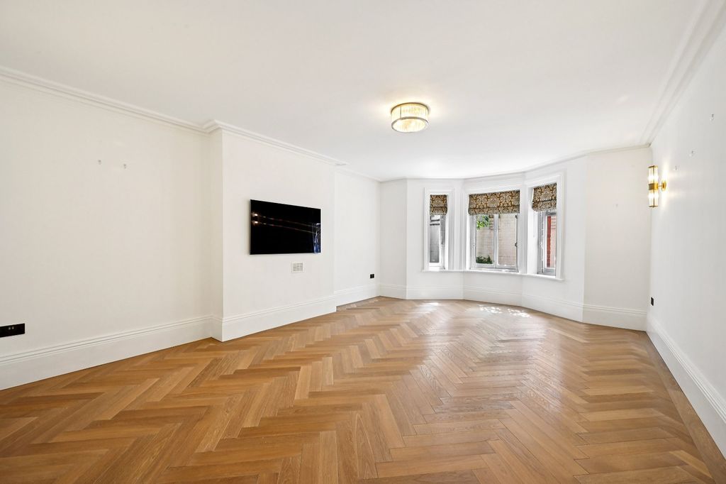 Property photo 2 of 15 Reception Room