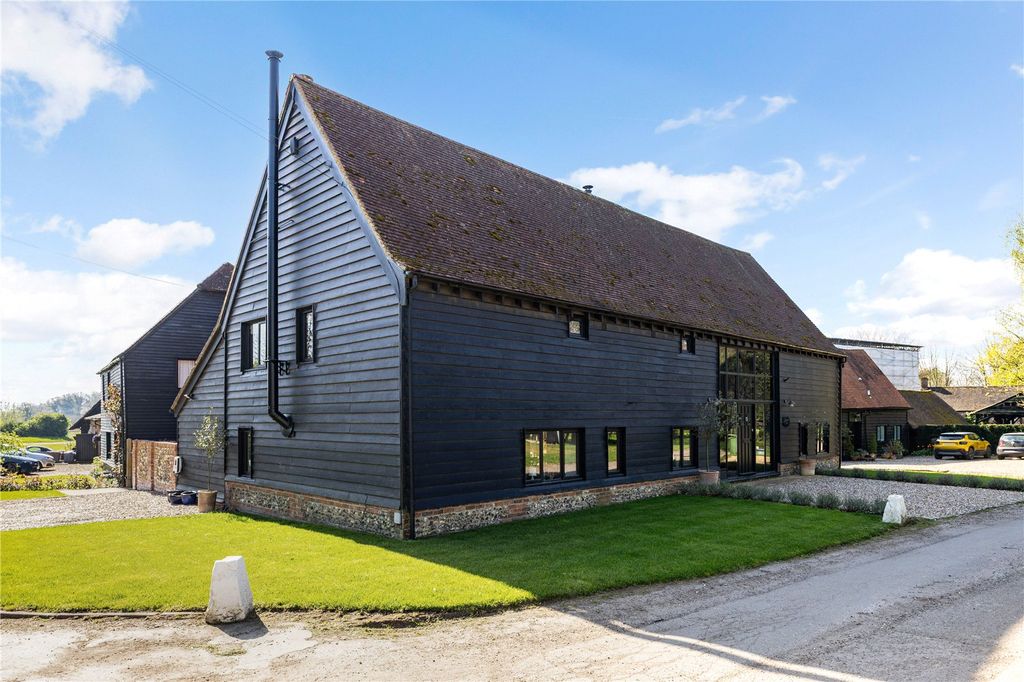 Property photo 2 of 21 Frontage