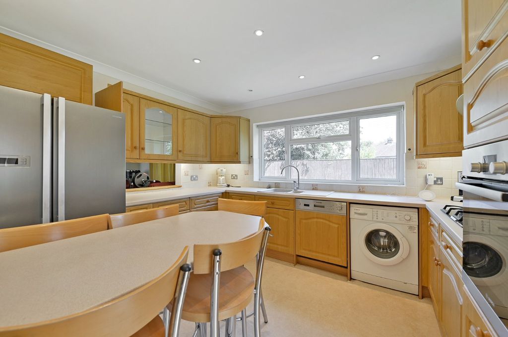 Property photo 2 of 9 Picture No. 14