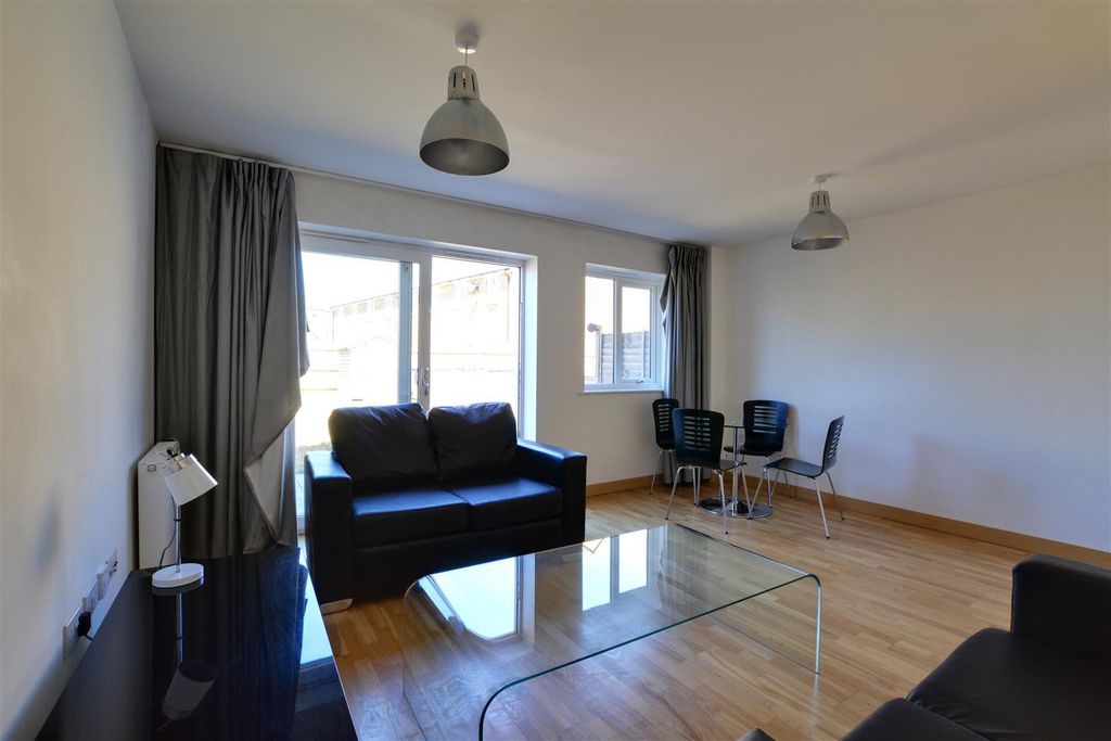 Property photo 3 of 10