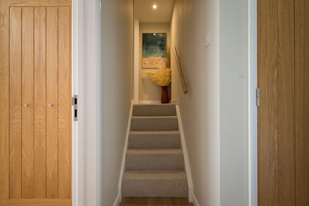 Property photo 2 of 27